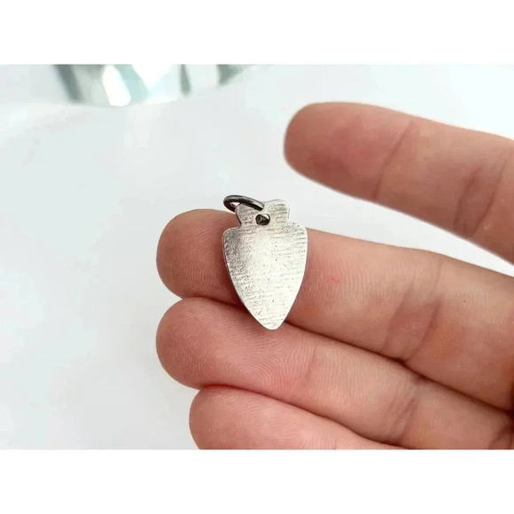 Silver Toned Vintage Heart Shaped Tiny Pendant Charm Trinket - Picture 8 of 10